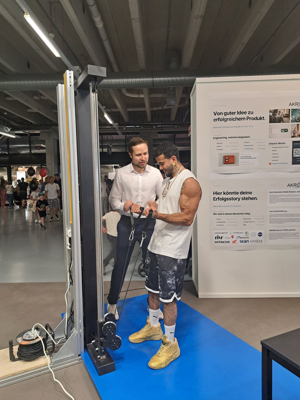eCable -- Wall-Mounted Cable Pull Machine with 8 Training Modes (on request) — Bild 3